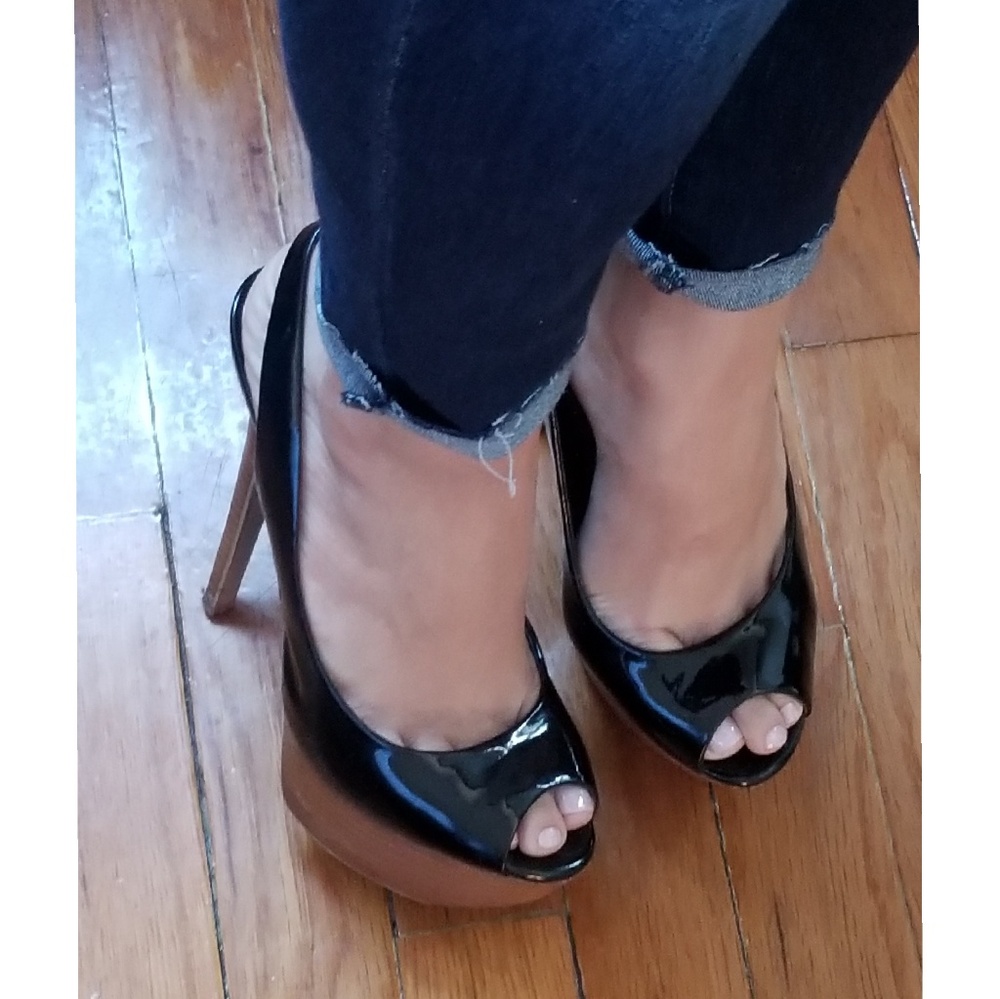 Jessica Simpson sling back